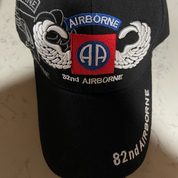 unknown Other - 82nd Airborne Division Cap Black never worn brand new